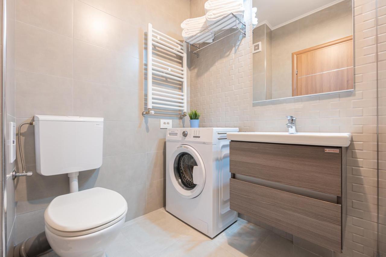 Serene Flat Leilighet Oradea Eksteriør bilde