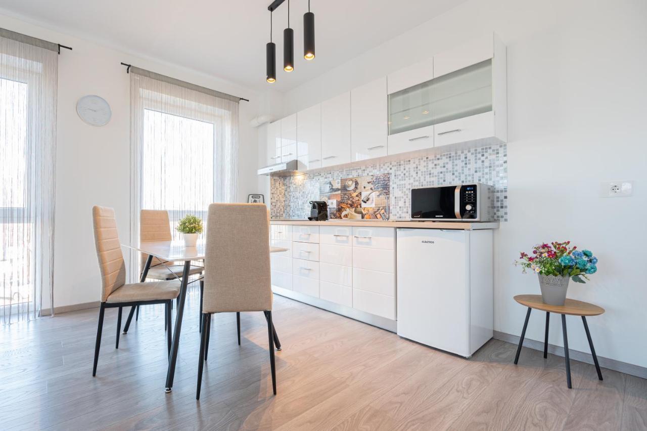 Serene Flat Leilighet Oradea Eksteriør bilde